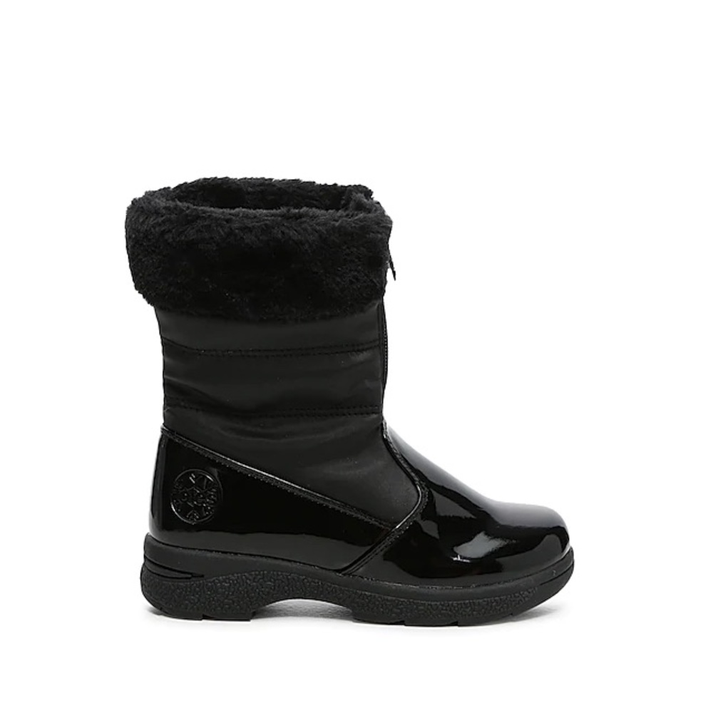 Black snow boots